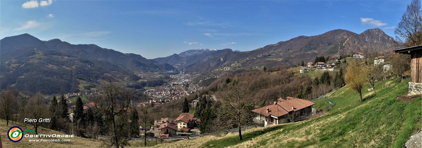 63 Bella ampia vista panoramica sulla conca di Zogno.jpg